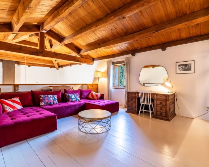 Saint-Florent, villa en pierres, 5 chambres, parc arboré avec piscine, proche plage