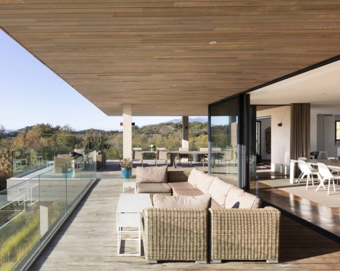 Porto Vecchio, Cala Rossa, 7 bedrooms villa, Pool, close to the beach, Sea views