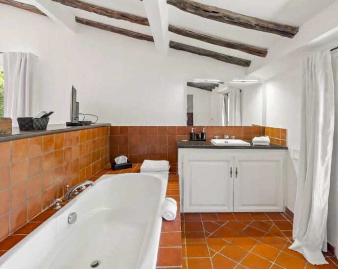 Bonifacio, Piantarella,  Propriété vue mer panoramique, 5 chambres, piscine chauffée et proche plage