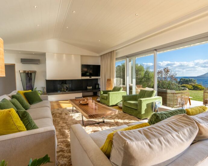 Porto-Vecchio, Marina Di Fiori, 7-Bedroom Villa, Pool, Sea View, Walking Distance to the Beach