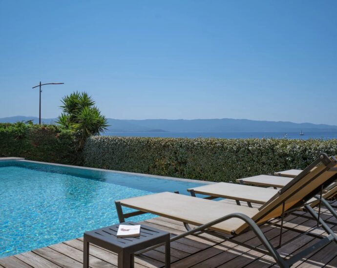 Ajaccio, Route des Sanguinaires, Villa vue mer, 5 Chambres, Piscine, proche plage