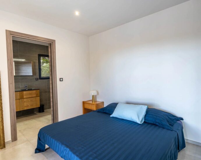 Exclusivité, Pinarello, Villa vue mer, 4 chambres, piscine, plage à pied