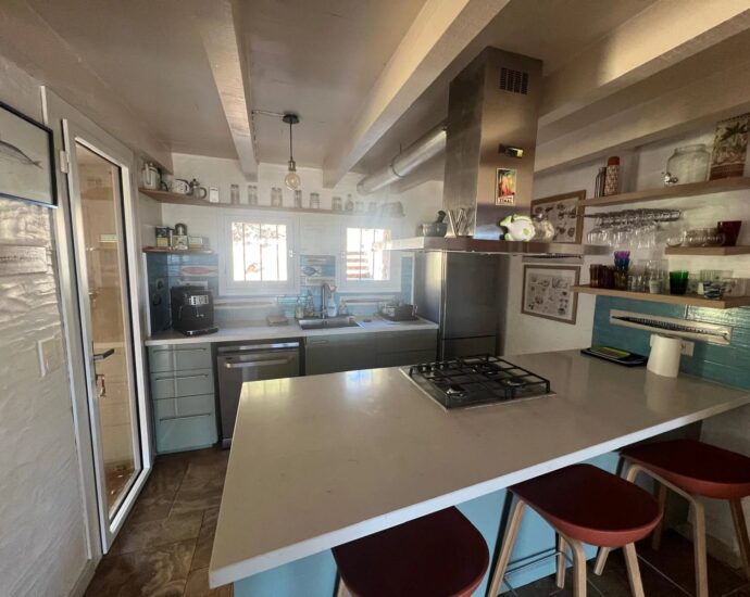 Porto-Vecchio, Palombaggia, 4 Bedroom Villa with Pool, Sea View and Close to the Beach