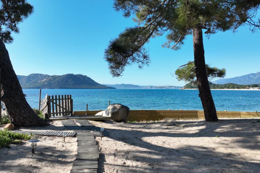 Exceptional, in the Cala Rossa area, 2 semi-detached villas, waterfront
