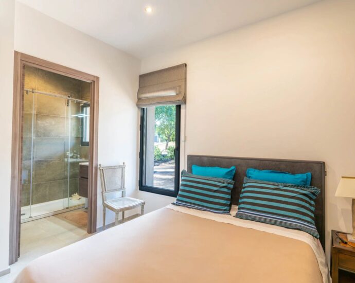 Exclusivité, Pinarello, Villa vue mer, 4 chambres, piscine, plage à pied