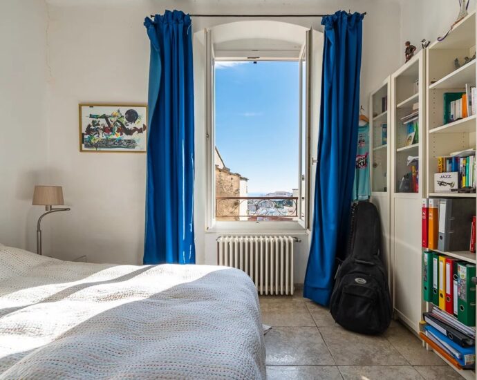 Bastia, centre-ville, maison de maître, 5 chambres, piscine, proche plage