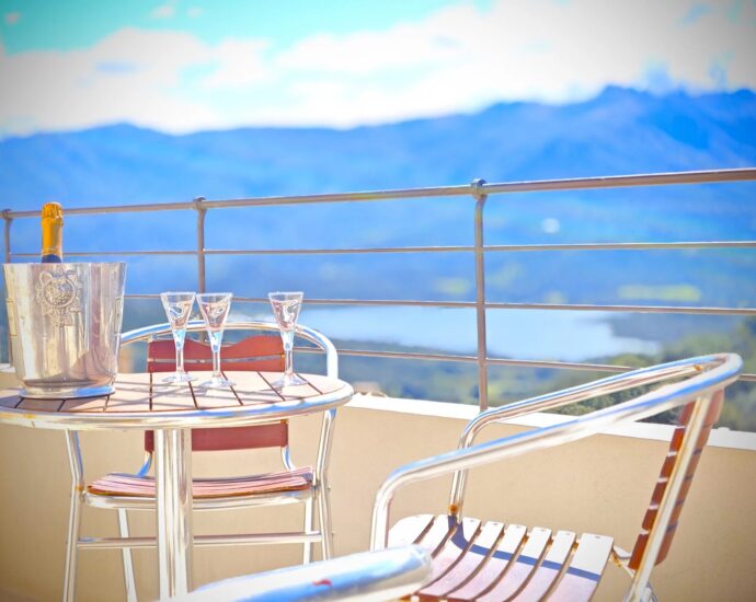 Balagne, Santa-Reparata di Balagna, Villa 9 chambres, vue lac et montagnes, Piscine, Salle de sport, Sauna, Proche l&rsquo;Île Rousse et plages