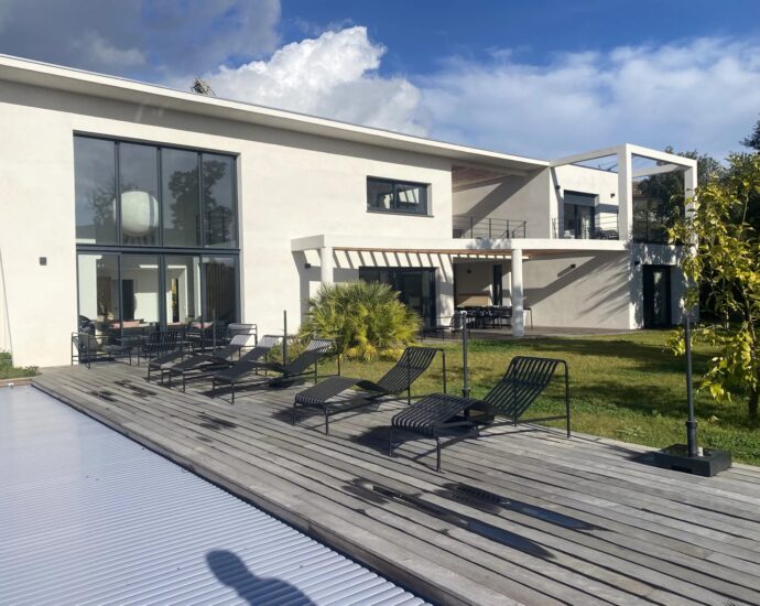 Porto-Vecchio, Arasu, Saint-Cyprien, villa d&rsquo;architecte, 7 chambres, piscine, plage à pieds