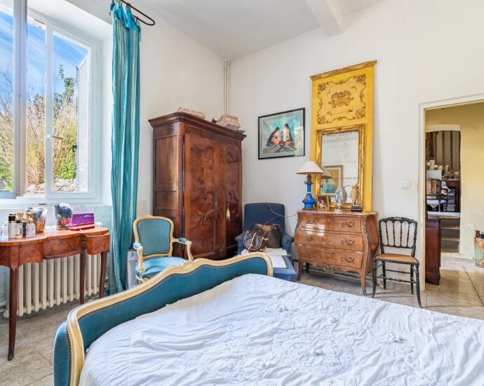 Bastia, centre-ville, maison de maître, 5 chambres, piscine, proche plage