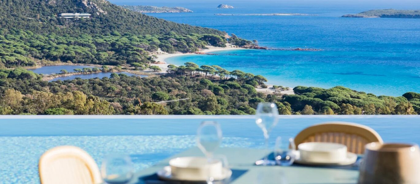 Porto-Vecchio, Palombaggia, villa 6 chambres, piscine, vue mer panoramique, proche plage