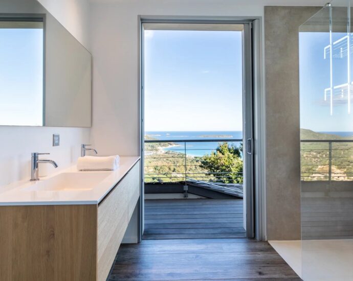 Palombaggia, villa 7 bedrooms, service room, swimming pool, panoramic sea view, beach on foot