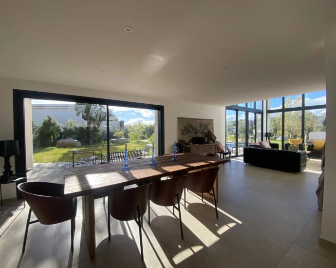 Porto-Vecchio, Arasu, Saint-Cyprien, villa d&rsquo;architecte, 7 chambres, piscine, plage à pieds