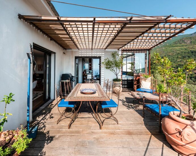 Erbalunga, 4 bedroom villa, panoramic sea view, pool