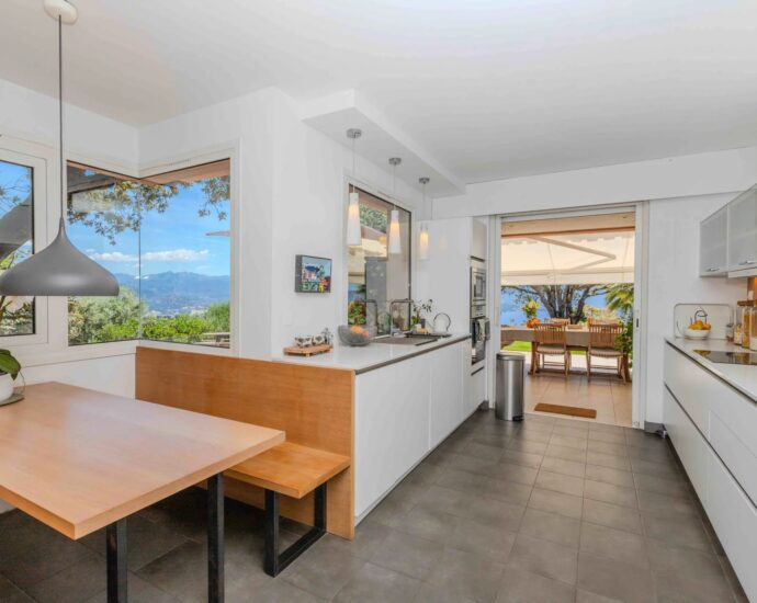 Ajaccio, Salario, Villa vue mer, 4 Chambres, Piscine, proche plage