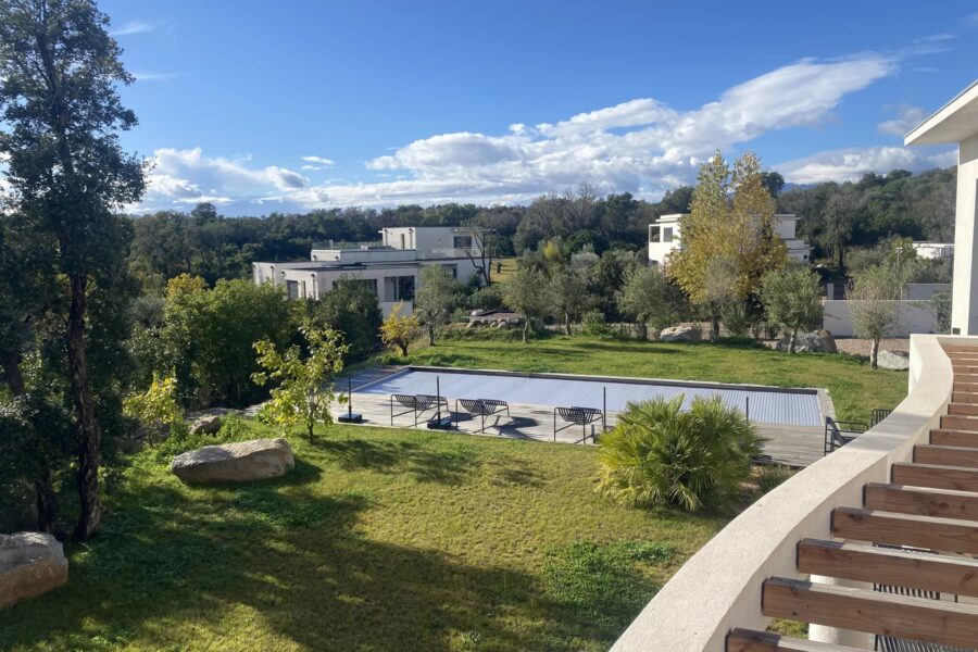 Porto-Vecchio, Arasu, Saint-Cyprien, villa d&rsquo;architecte, 7 chambres, piscine, plage à pieds