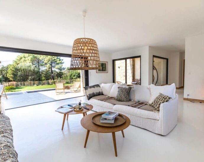 Exclusivité, Lecci, proche Saint-Cyprien, Villa en pierre type bergerie, 4 chambres, piscine, proche plage