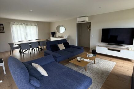 Lecci, Villa contemporaine de plain-pied, vue dégagée, piscine, spa, proche plage