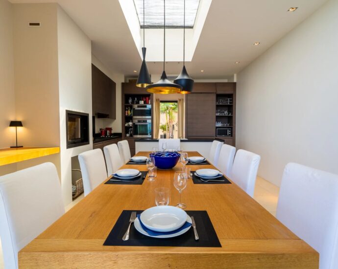 Baie de Calvi, Villa d&rsquo;architecte pour 10 personnes, vue mer panoramique, piscine, proche des plages.