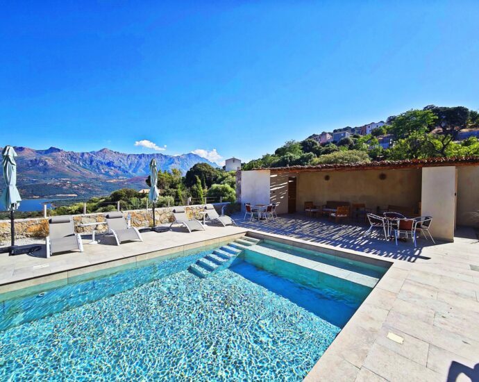 Balagne, Santa-Reparata di Balagna, Villa 9 chambres, vue lac et montagnes, Piscine, Salle de sport, Sauna, Proche l&rsquo;Île Rousse et plages