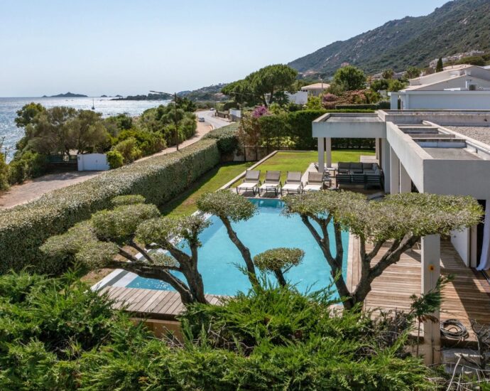 Ajaccio, Route des Sanguinaires, Villa vue mer, 5 Chambres, Piscine, proche plage