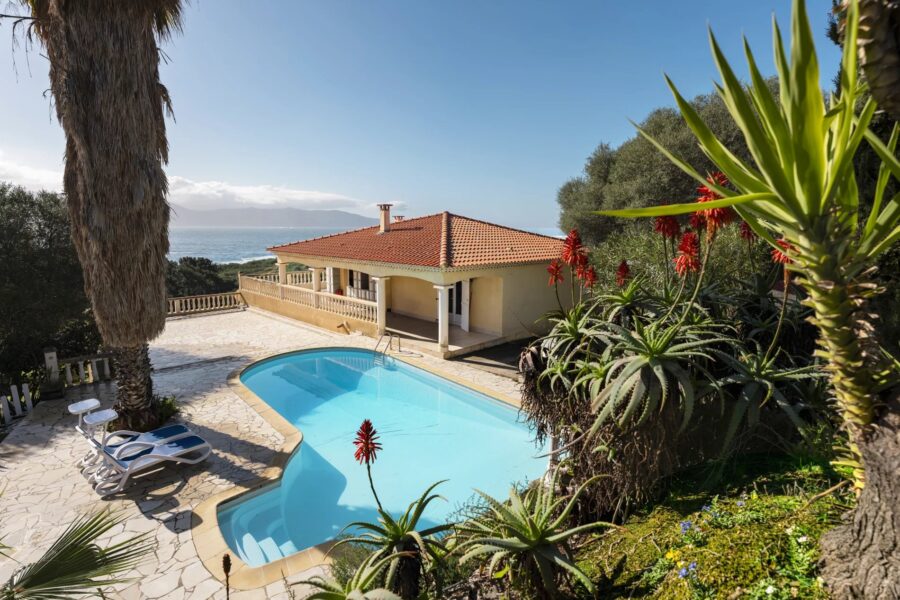 Sagone , Villa vue mer panoramique, 8 chambres, piscine, plage à pied