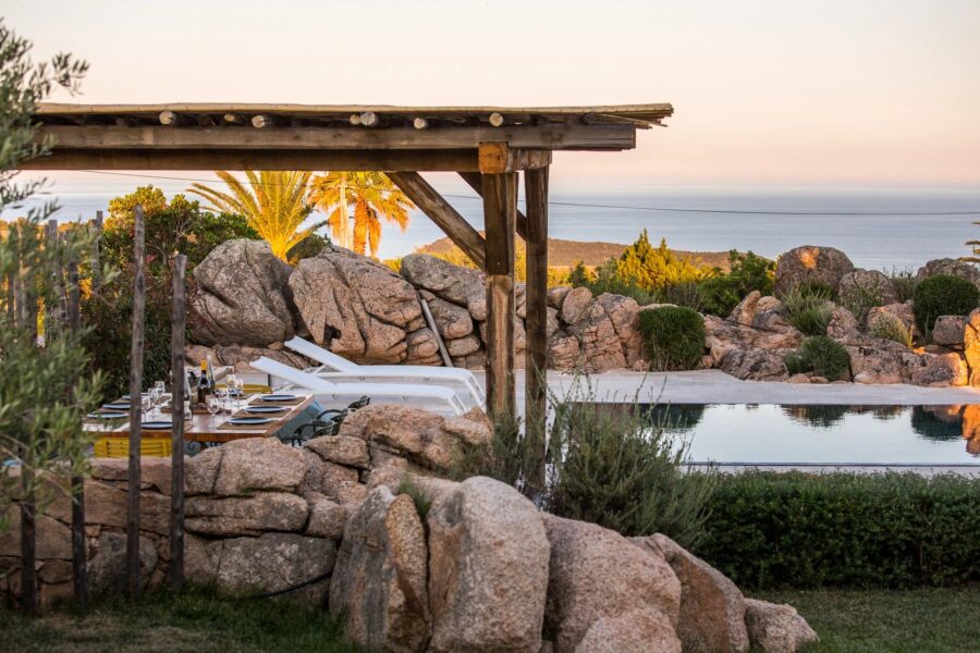 Bonifacio, 6 bedroom villa, panoramic sea view, swimming pool, close to the beach