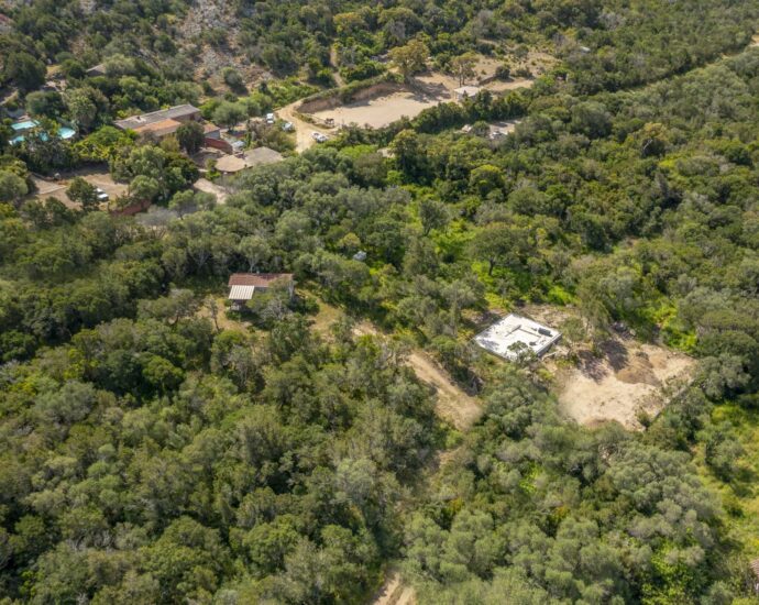 Porto-Vecchio, Palombaggia, Terrain constructible, Permis de construire, Vue montagne, Aperçu mer