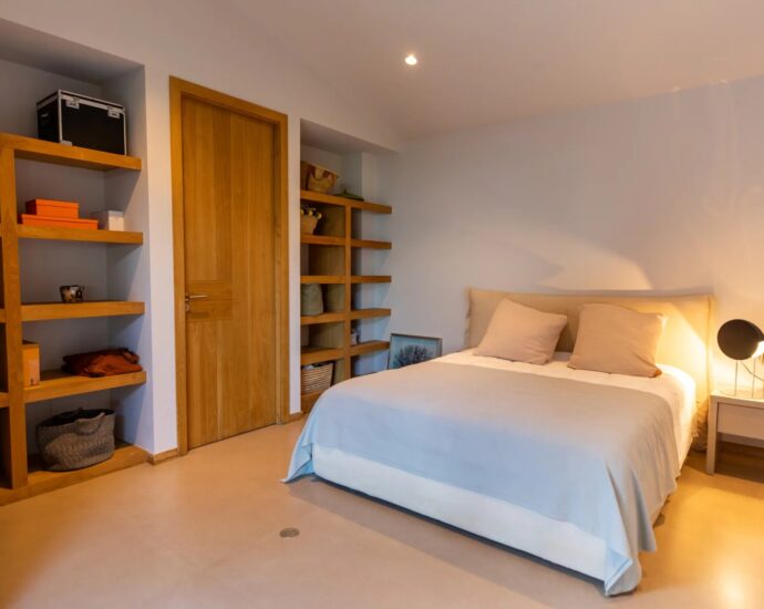 Palombaggia, 6 bedroom villa, swimming pool, sea view, close to the beach