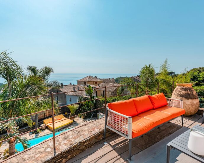 Erbalunga, 4 bedroom villa, panoramic sea view, pool