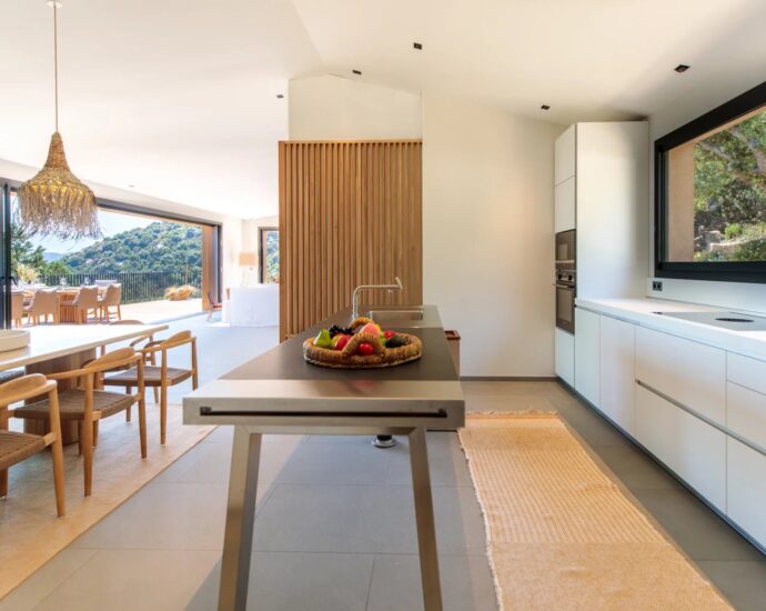 Porto-Vecchio, Palombaggia, Panoramic Sea View Villa, 6 Bedrooms, Heated Pool, Walking Distance to Beach