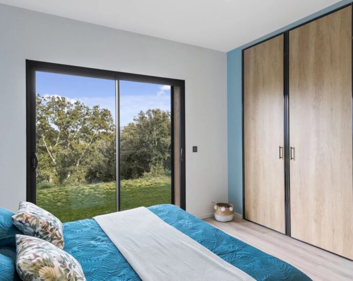 Porto-Vecchio, Contemporary villa, 4 bedrooms, swimming pool, near the beach of Santa Giulia