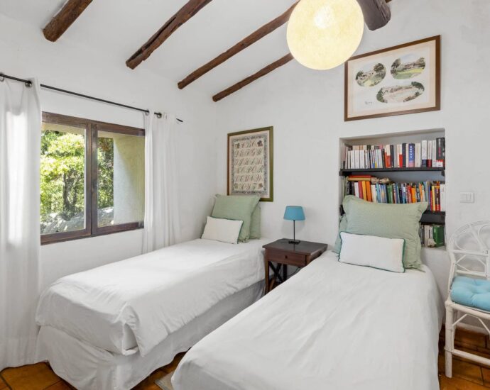 Bonifacio, Piantarella,  Propriété vue mer panoramique, 5 chambres, piscine chauffée et proche plage