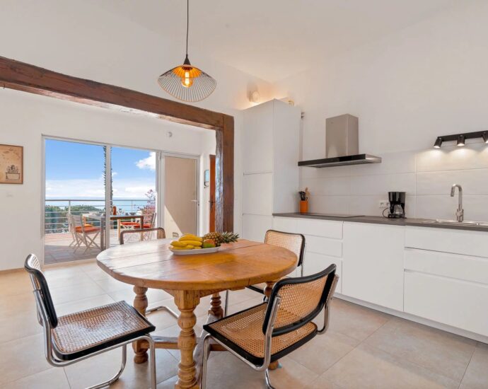 Ajaccio, Route des Sanguinaires, Villa vue mer, 5 chambres, Piscine, plage à pied