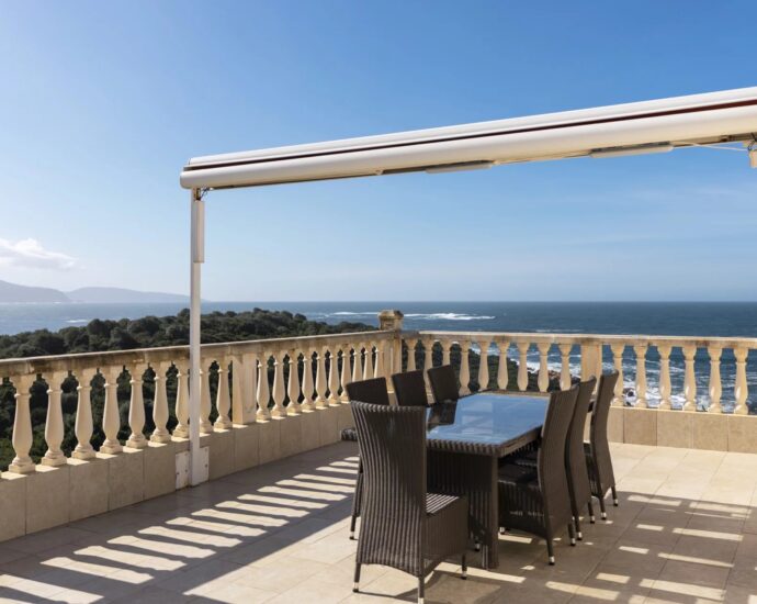 Sagone , Villa vue mer panoramique, 8 chambres, piscine, plage à pied