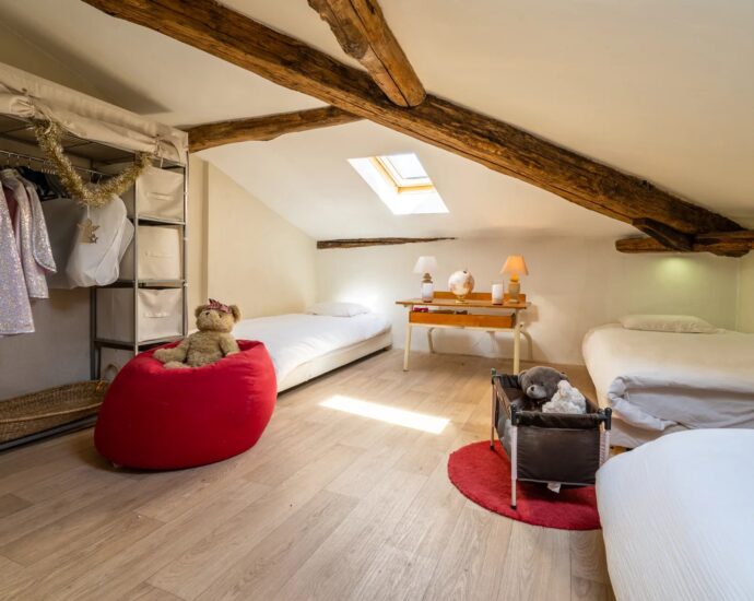 Oletta, 7 bedroom villa, Maison de Maître, one outbuilding, heated pool, close to beaches