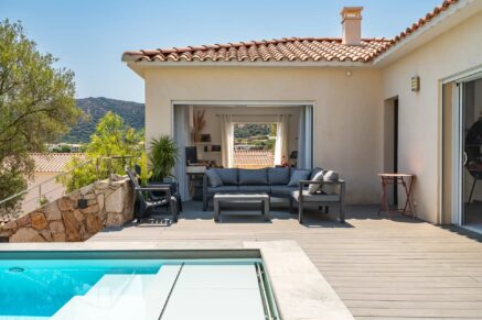 Monticello, 4-bedroom villa, swimming pool, sea view, close to the beach