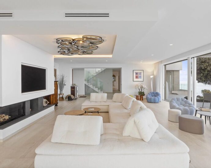 Favone, Villa, Vue mer panoramique, 7 chambres, proche plage, piscine, Cinéma, Salle de sport, Sauna, Hammam, Salle d&rsquo;arcade, Terrain de pétanque