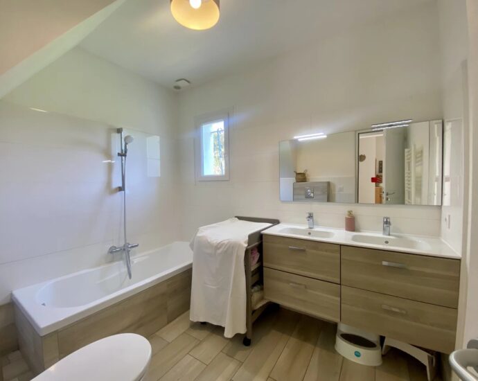 Lumio, Single-Story Villa, 4 Bedrooms, Annex, Pool, Mountain Views, Beach within Walking Distance