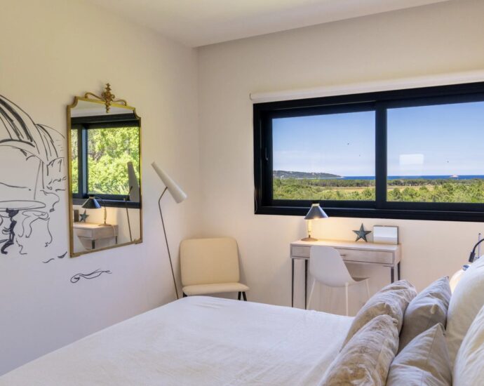 Pinarello, Villa contemporaine 5 chambres avec piscine et vue mer, au cœur du maquis