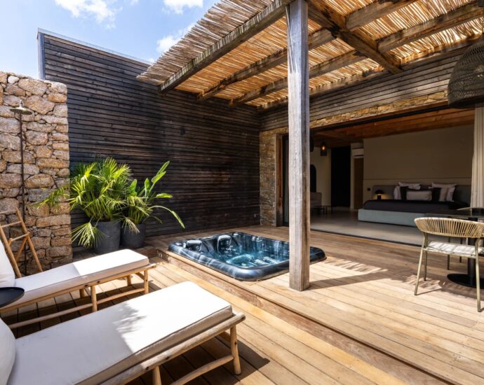 Exclusivité, Bonifacio, hôtel 4 étoiles, 10 suites privatives, piscine