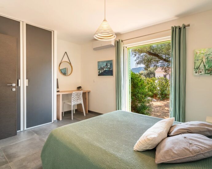 Monticello, 4-bedroom villa, swimming pool, sea view, close to the beach