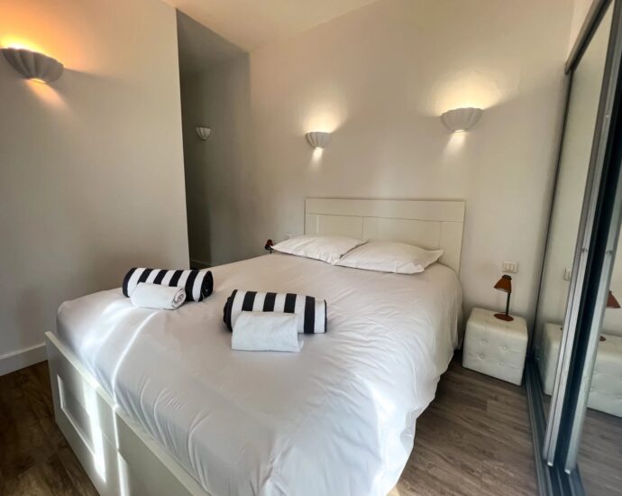 Porto-Vecchio, Domaine de Cala Rossa, appartement 1 chambre, plage à pied