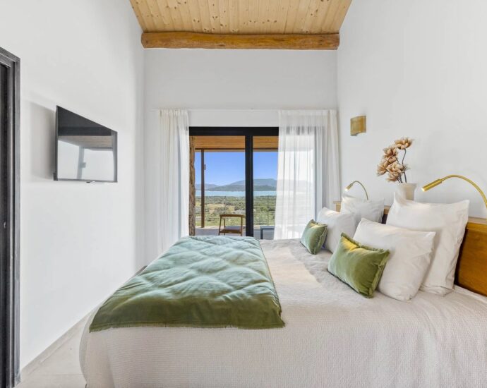 Villa 7 bedrooms, Arasu, commune of Saint-Cyprien swimming pool, sea view, beach on foot