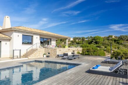 Porto vecchio, Palombaggia, villa 5 bedrooms, sea view, pool and nearby the beach,