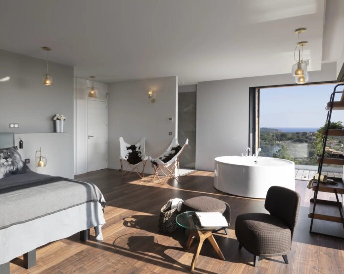 Saint-Cyprien, villa 7 bedrooms, panoramic sea view, pool