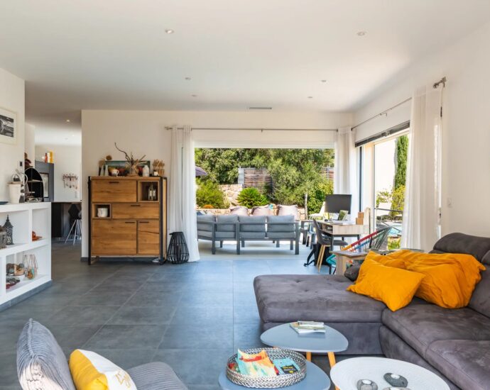 Monticello, 4-bedroom villa, swimming pool, sea view, close to the beach