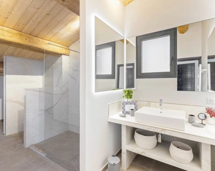 Villa 7 bedrooms, Arasu, commune of Saint-Cyprien swimming pool, sea view, beach on foot