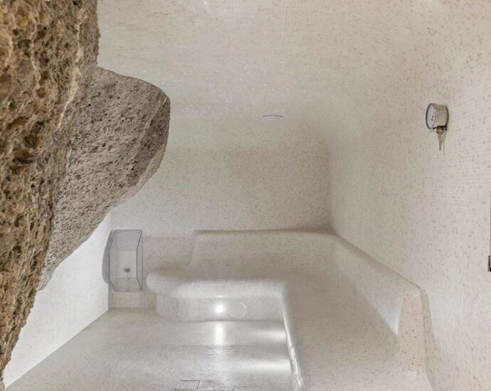 Favone, Villa, Vue mer panoramique, 7 chambres, proche plage, piscine, Cinéma, Salle de sport, Sauna, Hammam, Salle d&rsquo;arcade, Terrain de pétanque