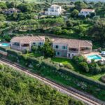 Exclusivité, Corbara, Marine de Davia, 2 villas, 7 chambres, 2 piscines, vue mer panoramique, plage à pied