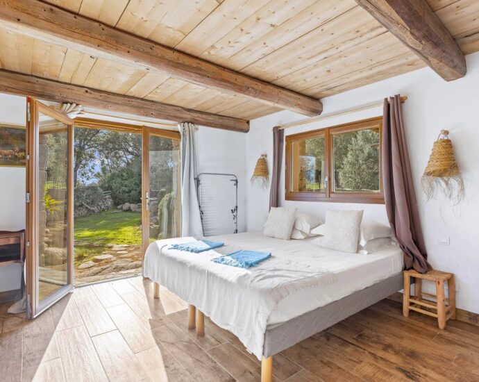 Palombaggia, bergerie avec piscine, vue dégagée,  proche plage